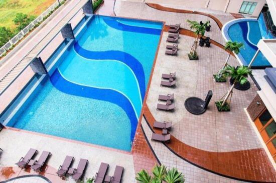 Shaftsbury Residence Cyberjaya With A Pool & Free Parking Екстериор снимка